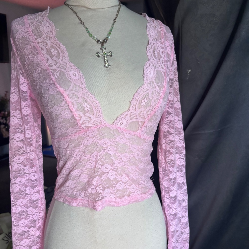 Edikted Pink Sheer Floral Lace Long Sleeve V-Neck Crop Top Size M